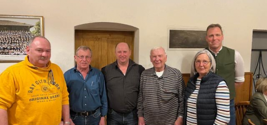 Sieger und Organisatoren