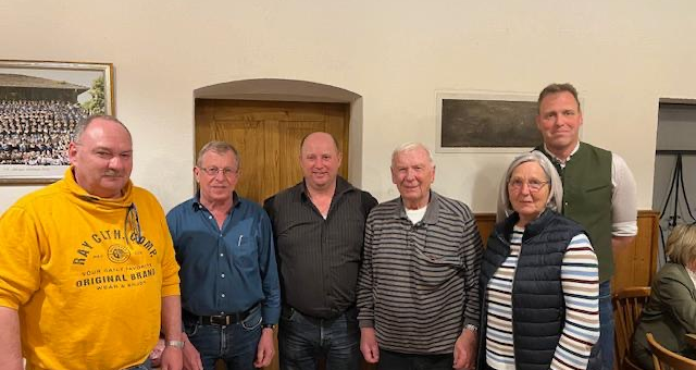 Sieger und Organisatoren